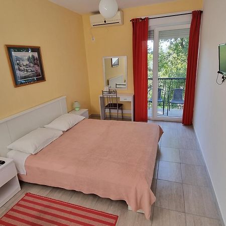 Guest House Morska Grota Povile Exterior foto